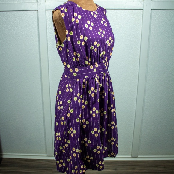 Emily & Fin Purple Floral Cotton Fit & Flare Dress M Lined Pockets Keyhole Back - Picture 3 of 10